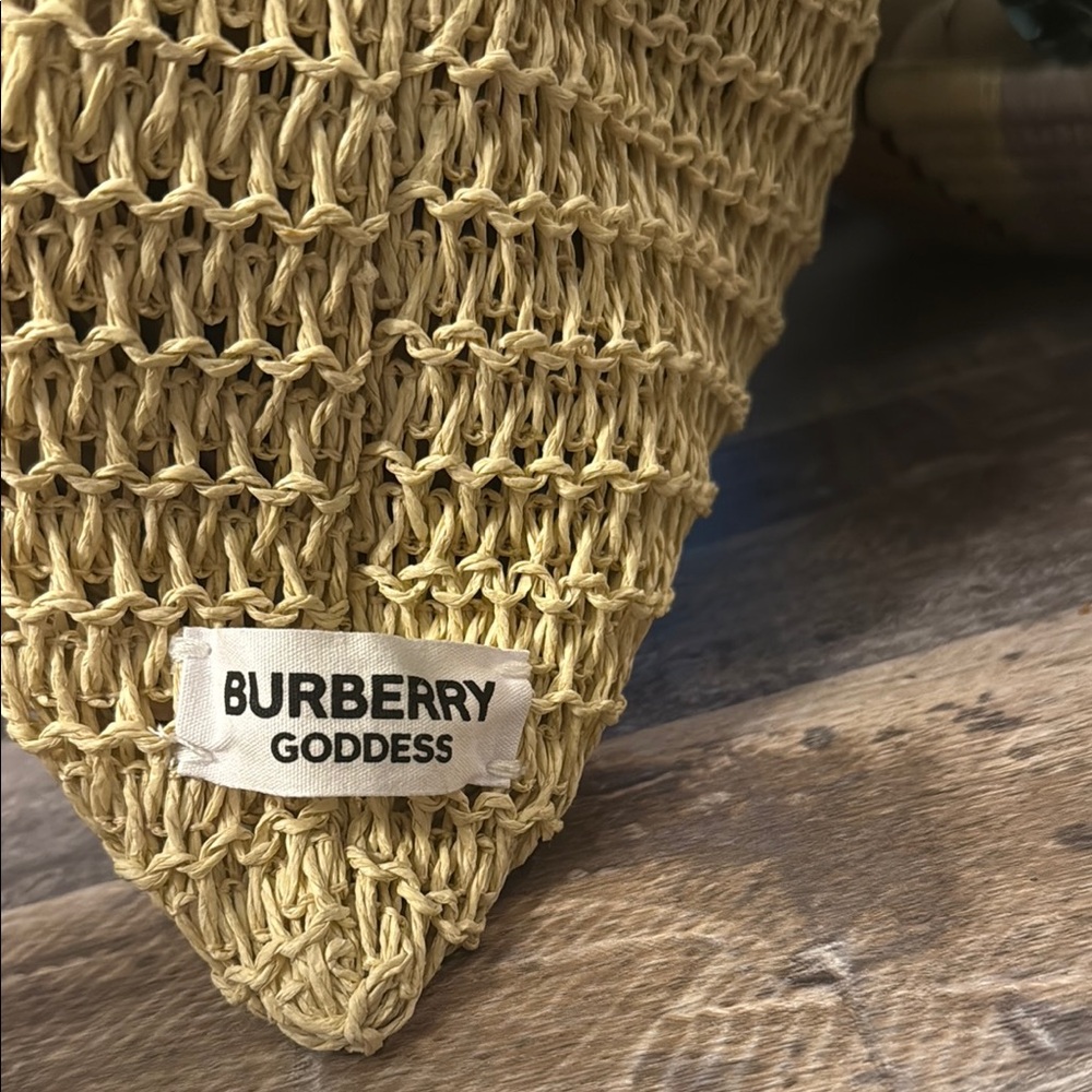 👜 BURBERRY GODDESS Raffia-Style Woven Tote – Natural Beige ✨🌾 - Picture 5 of 5